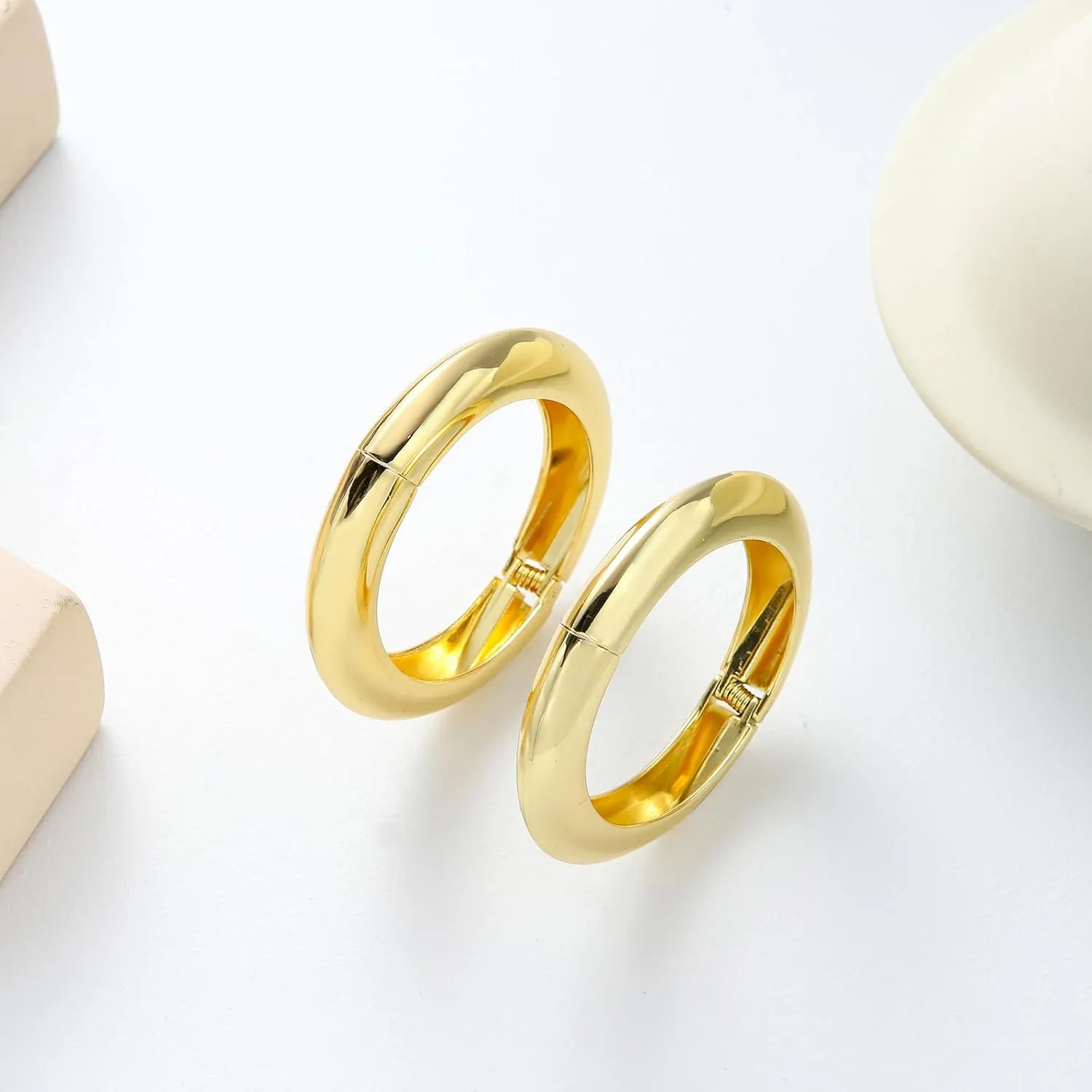 2pcs Gold Bangle Bracelets for Women, Trendy Hinged Cuff Open Wide Chunky Gold Bracelet Stack Arm Cuff Jewelry for Women