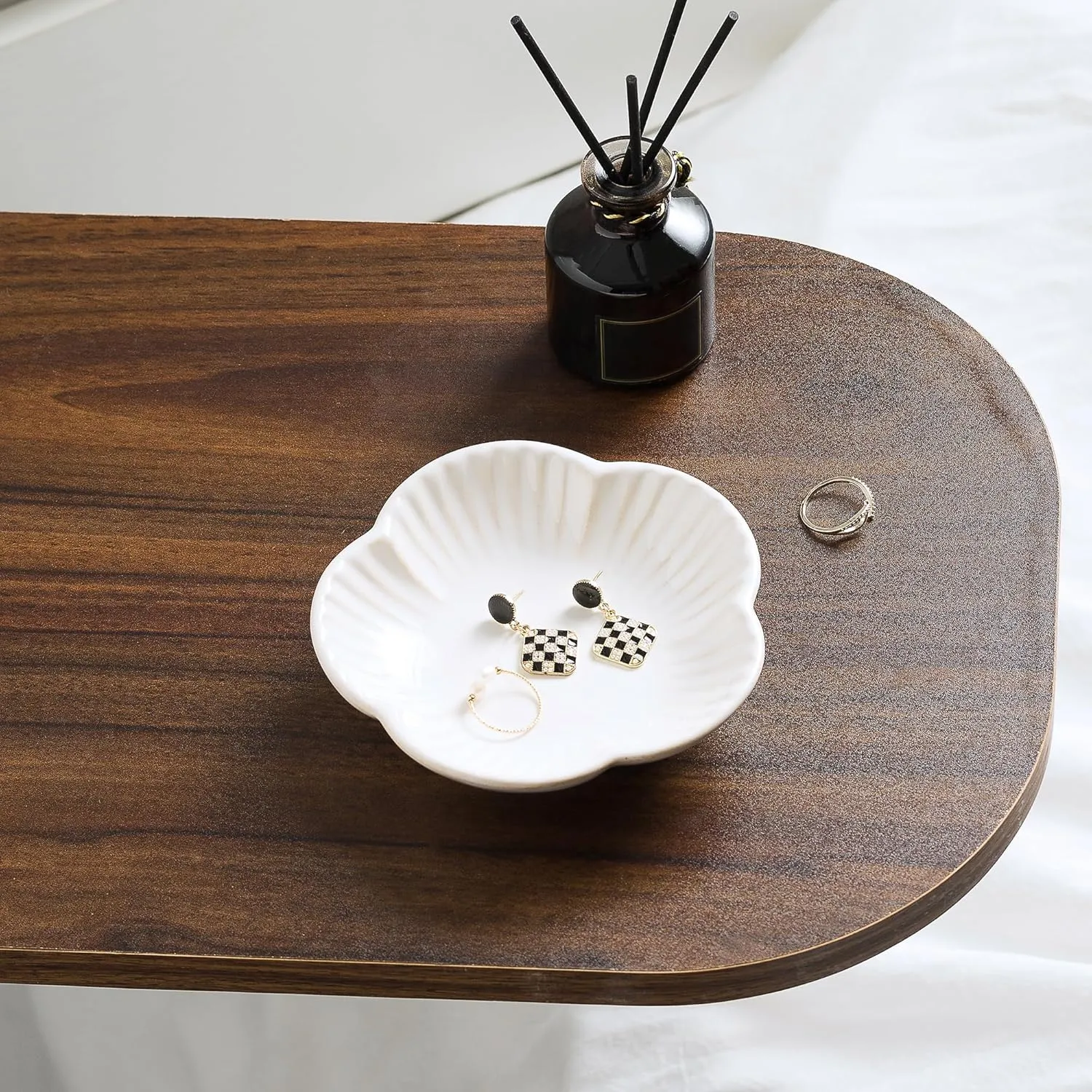 Flower Shape Ring Tray, Key Bowl, Ceramic Trinket Tray Decorative Jewelry Dish for Rings Necklace Earring Key Watch, Home Decoration for Friend Sister Mom (White)