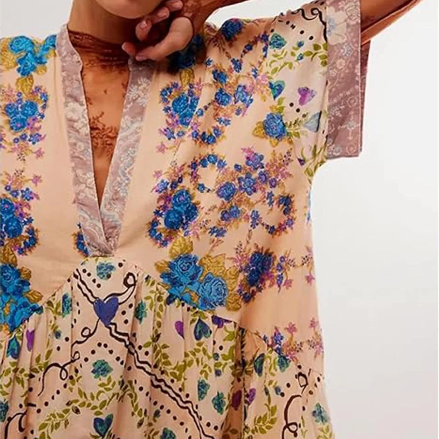Women's Boho Summer Dresses Deep V Neck Short Sleeve Mini Beach Dress Floral Ruffle Flowy Short Sun Dress