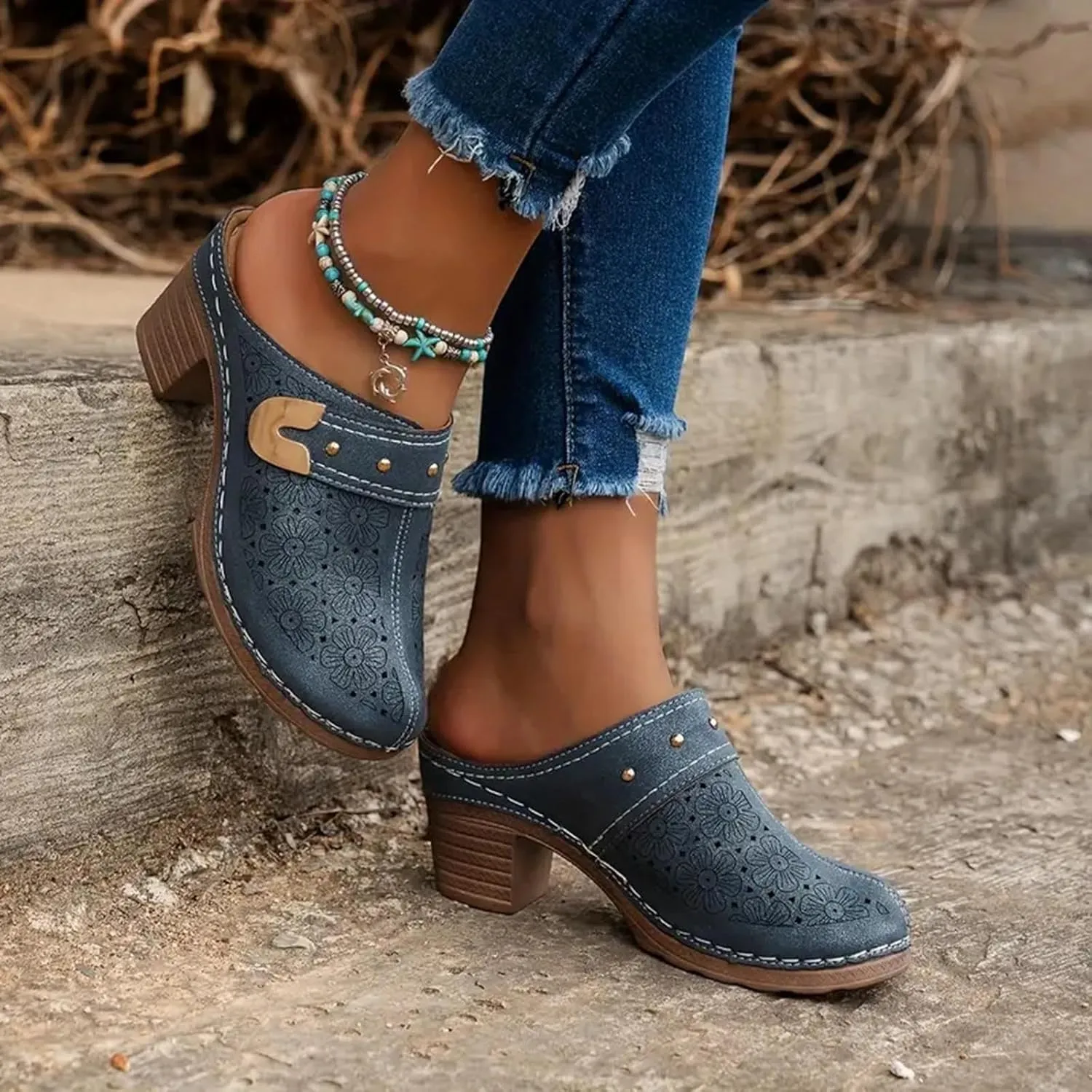 Women's Leather Platform Clip Toe Flip Flops with Arch Support Summer Casual Anti-Slip Orthopedic Wedges Walking Sandals Beach Platform Heel Shoes Slip on Cork High Heeled 2025 Slippers Wedge