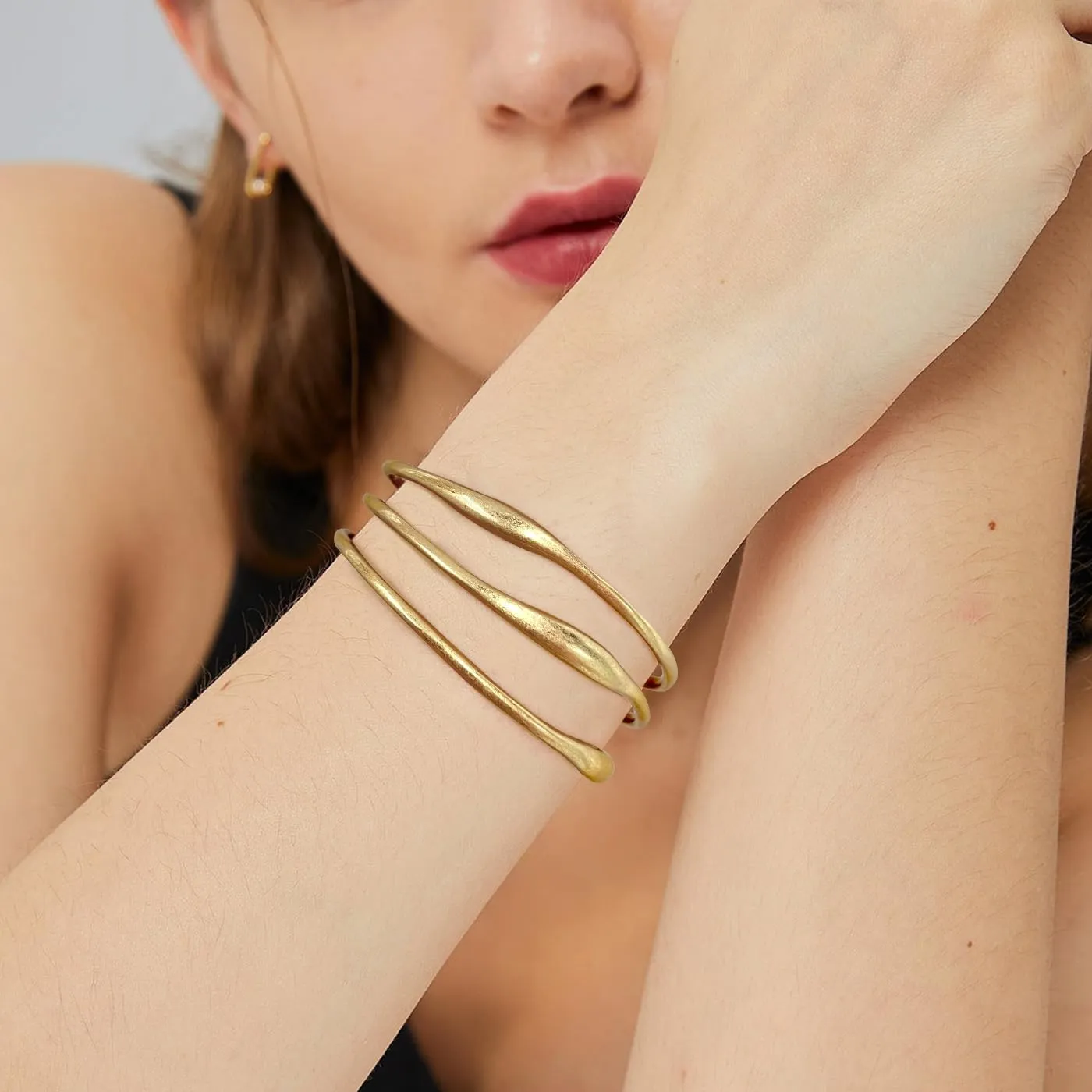 WOWORAMA Chunky Cuff Bracelets for Women Multi-layer Cross Wire Open Bangle Bracelet Adjustable Chunky Wide Open Wrist Arm Cuffs Wrap Bracelet Gold/White Gold